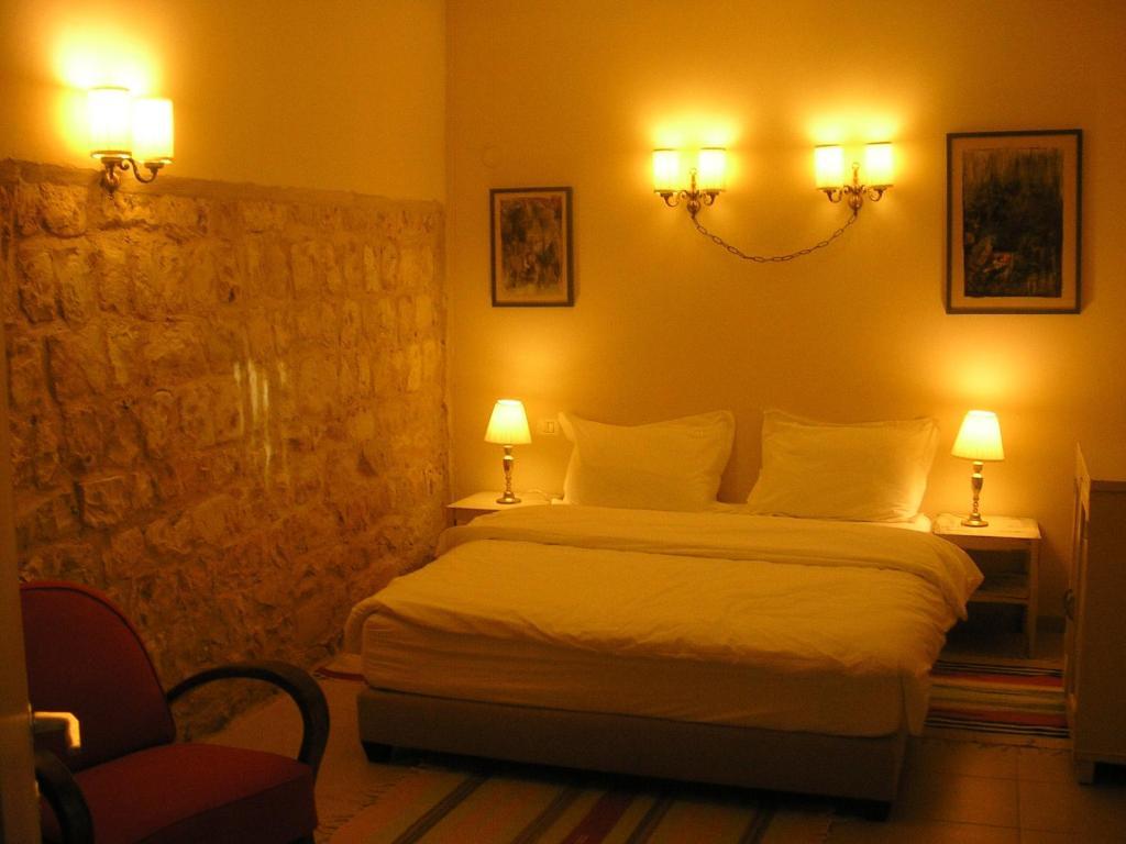 Shulamit Yard Hotell Rosh Pinna Rum bild