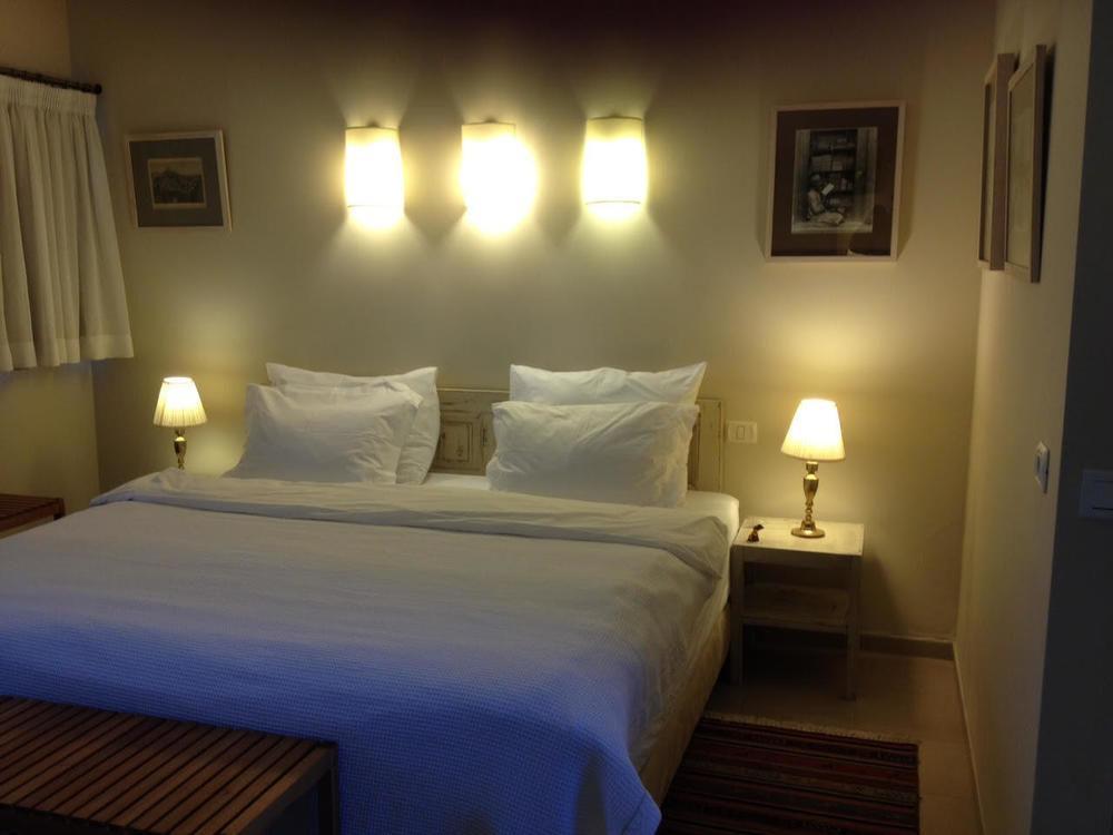 Shulamit Yard Hotell Rosh Pinna Exteriör bild