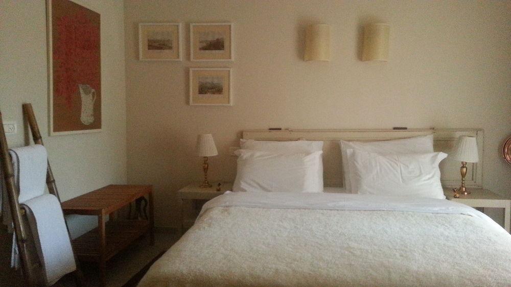 Shulamit Yard Hotell Rosh Pinna Exteriör bild