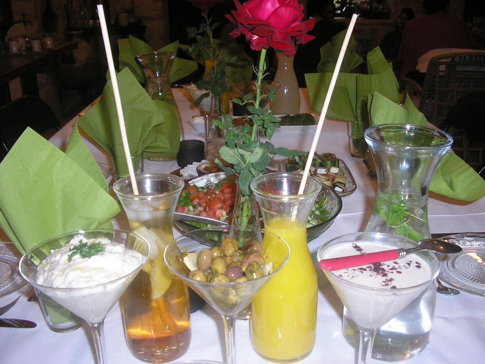 Shulamit Yard Hotell Rosh Pinna Exteriör bild