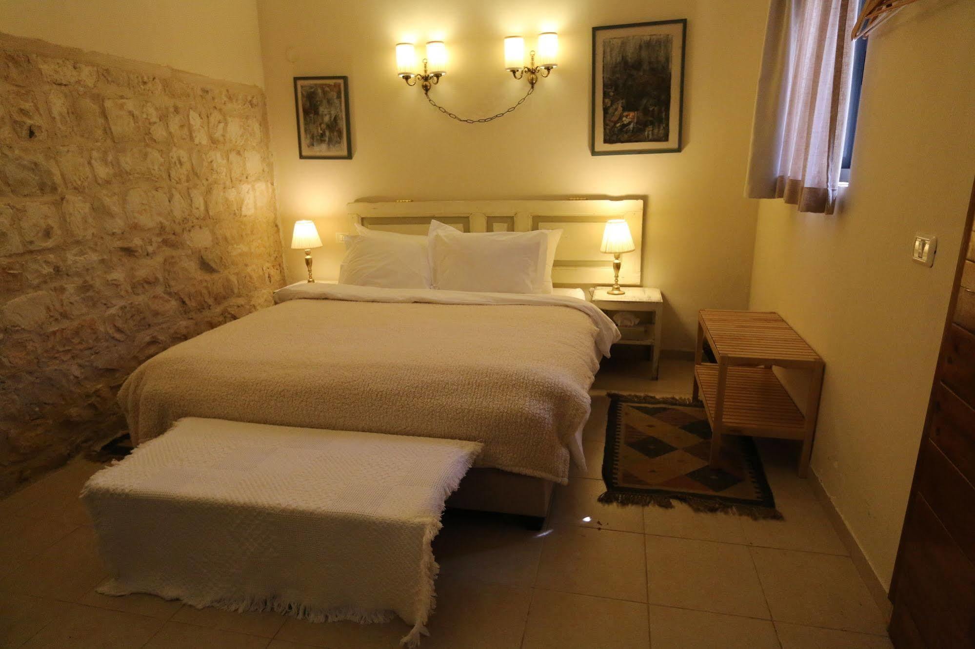 Shulamit Yard Hotell Rosh Pinna Exteriör bild