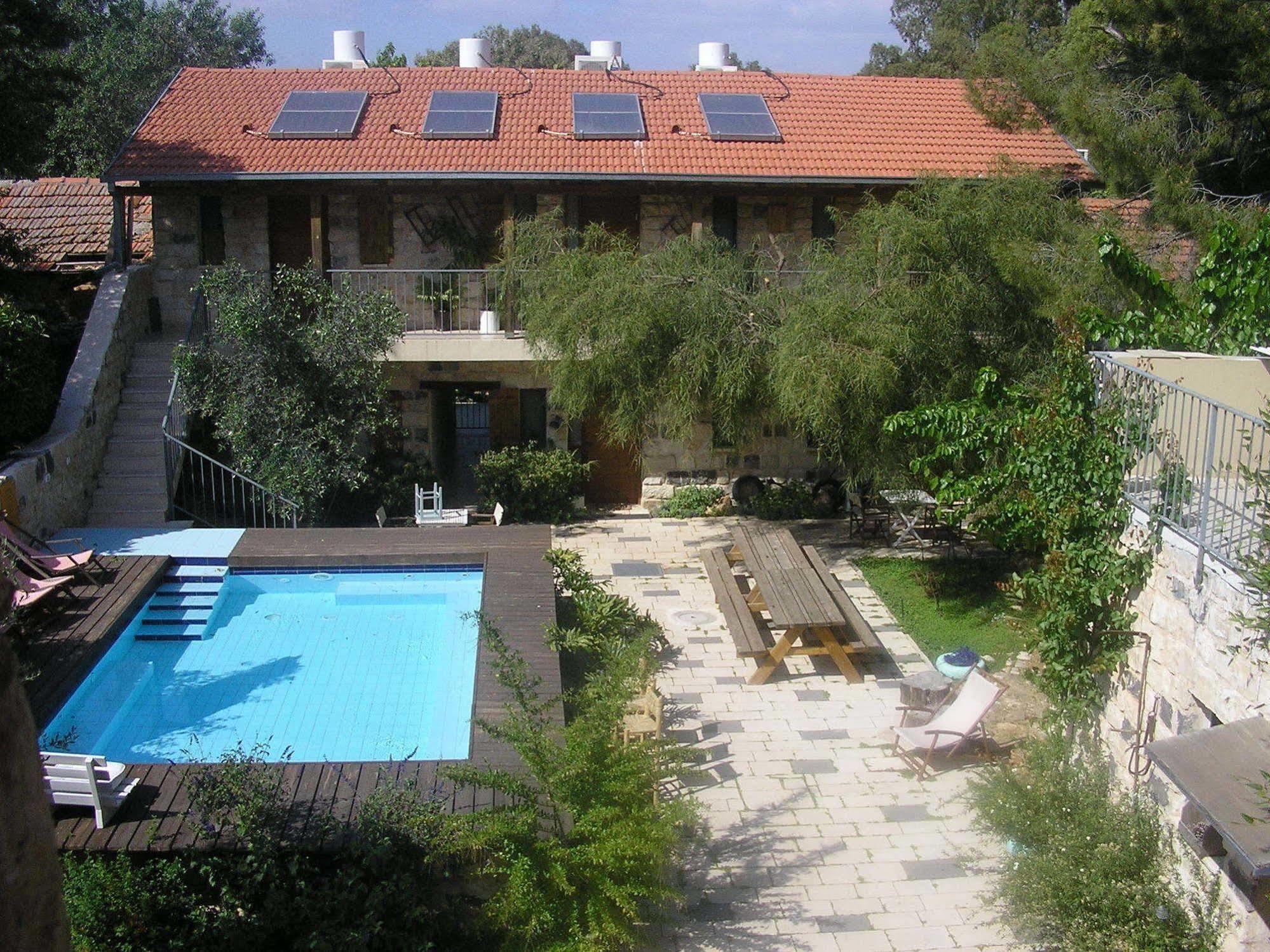 Shulamit Yard Hotell Rosh Pinna Exteriör bild