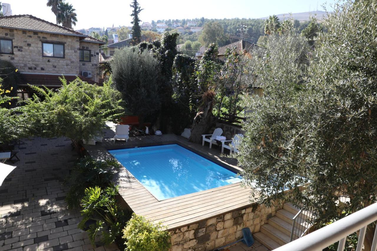 Shulamit Yard Hotell Rosh Pinna Exteriör bild