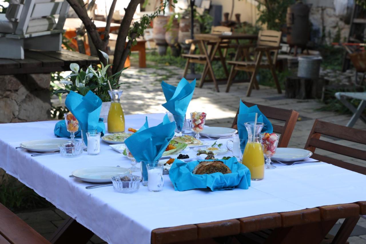 Shulamit Yard Hotell Rosh Pinna Exteriör bild