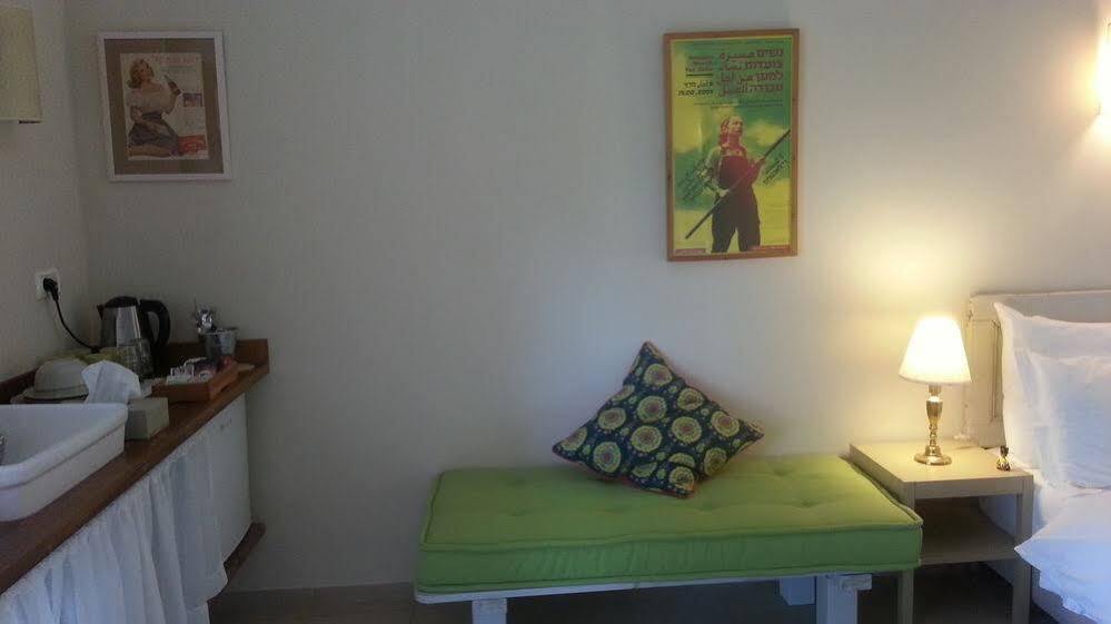 Shulamit Yard Hotell Rosh Pinna Exteriör bild